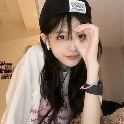 储物柜女孩